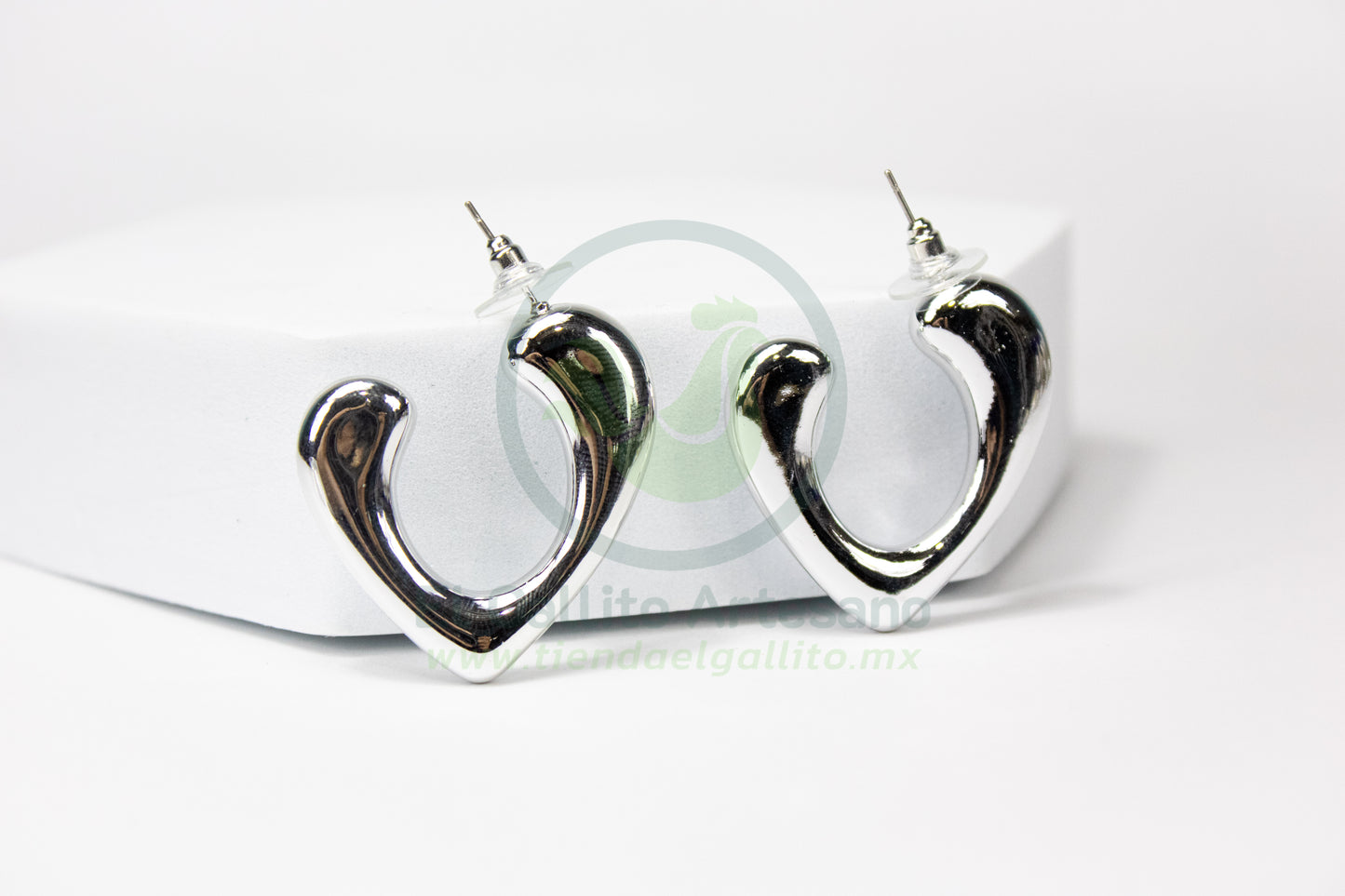 Arete 24-4 MD31-32 | Corazón Silueta Chubby