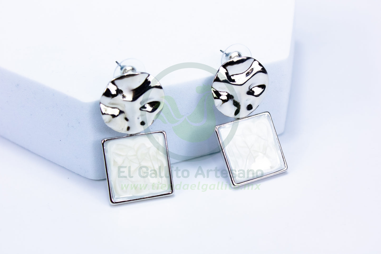 Arete 24-4 MD76-77 | Cuadro Con Circulo Corrugado