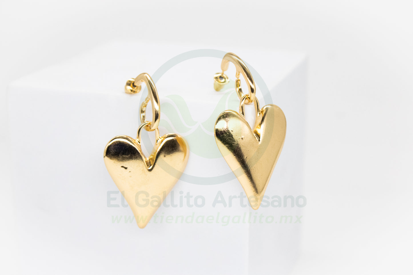 Arete Gold MD24 | Huggie Corazón Gr