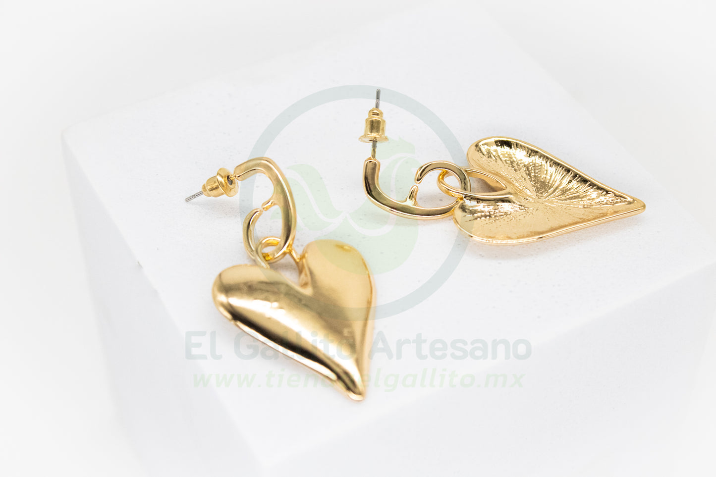 Arete Gold MD24 | Huggie Corazón Gr