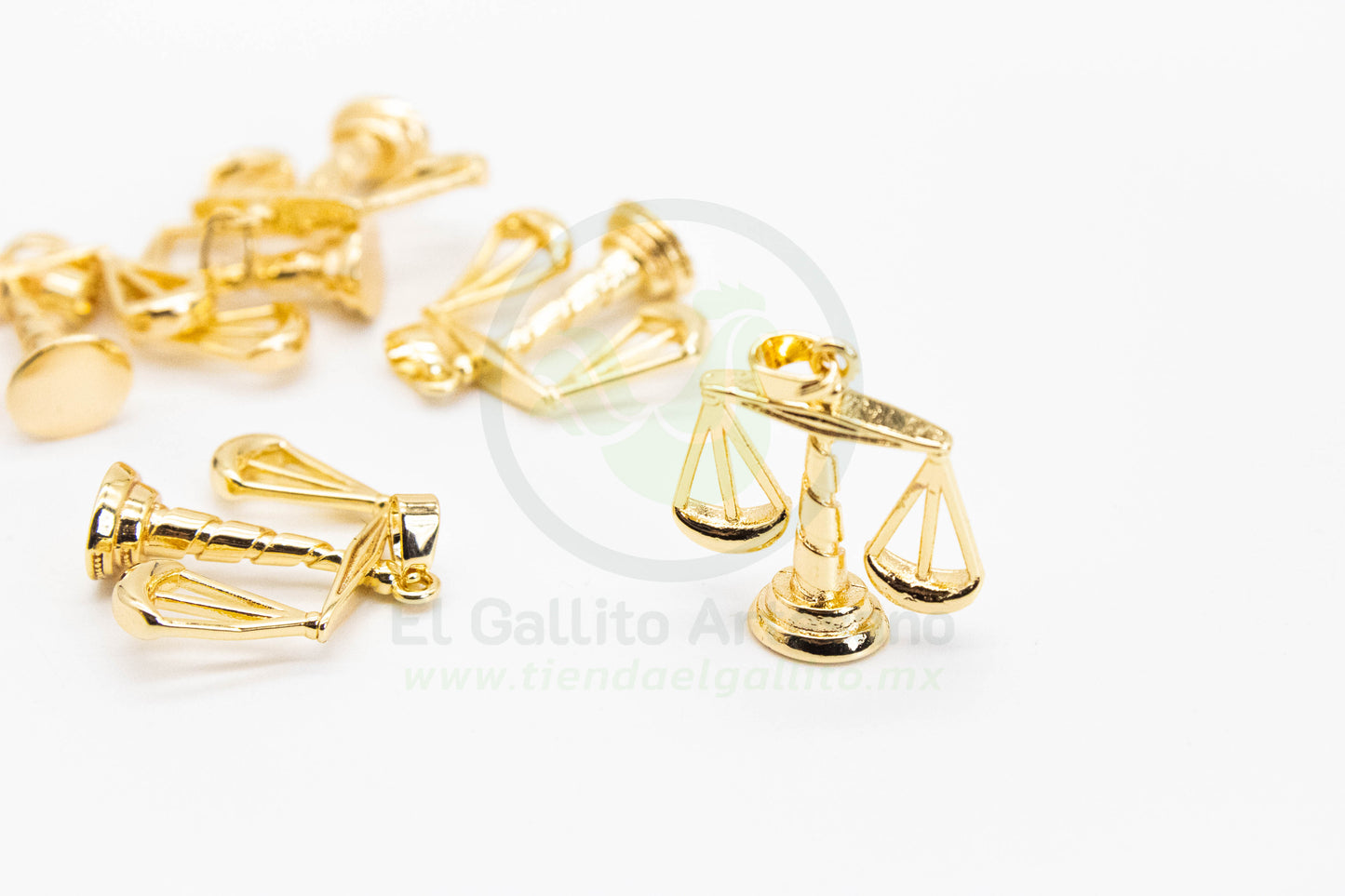 #738 Chapa de Oro - Dije Justicia 3D