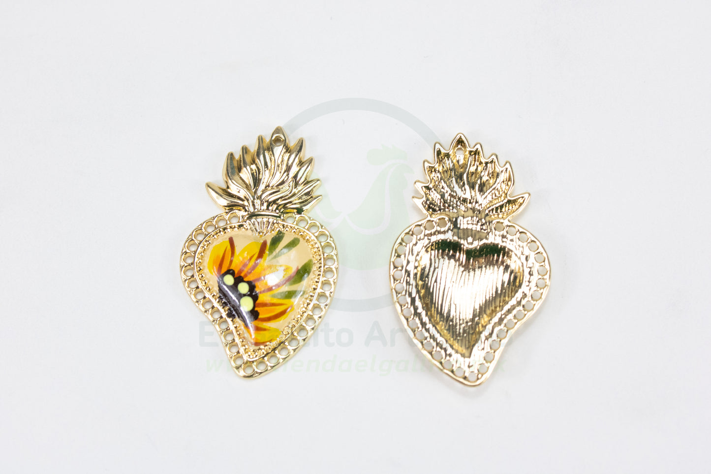#908 Chapa de Oro - Dije Para Bordar Corazón Pintado (PIEZA) (NUEVO)