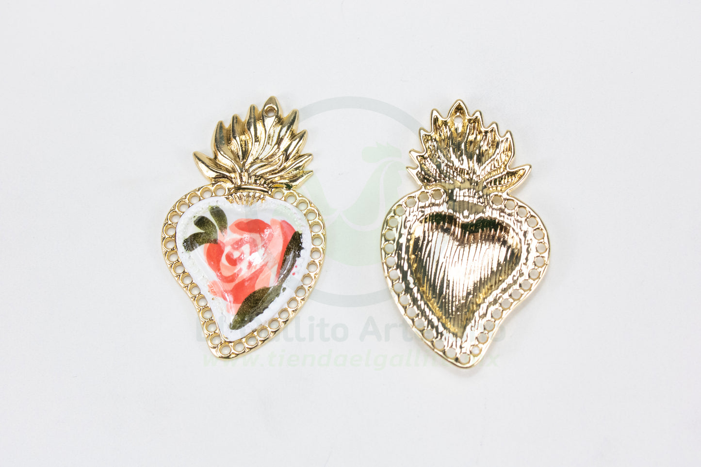 #908 Chapa de Oro - Dije Para Bordar Corazón Pintado (PIEZA) (NUEVO)
