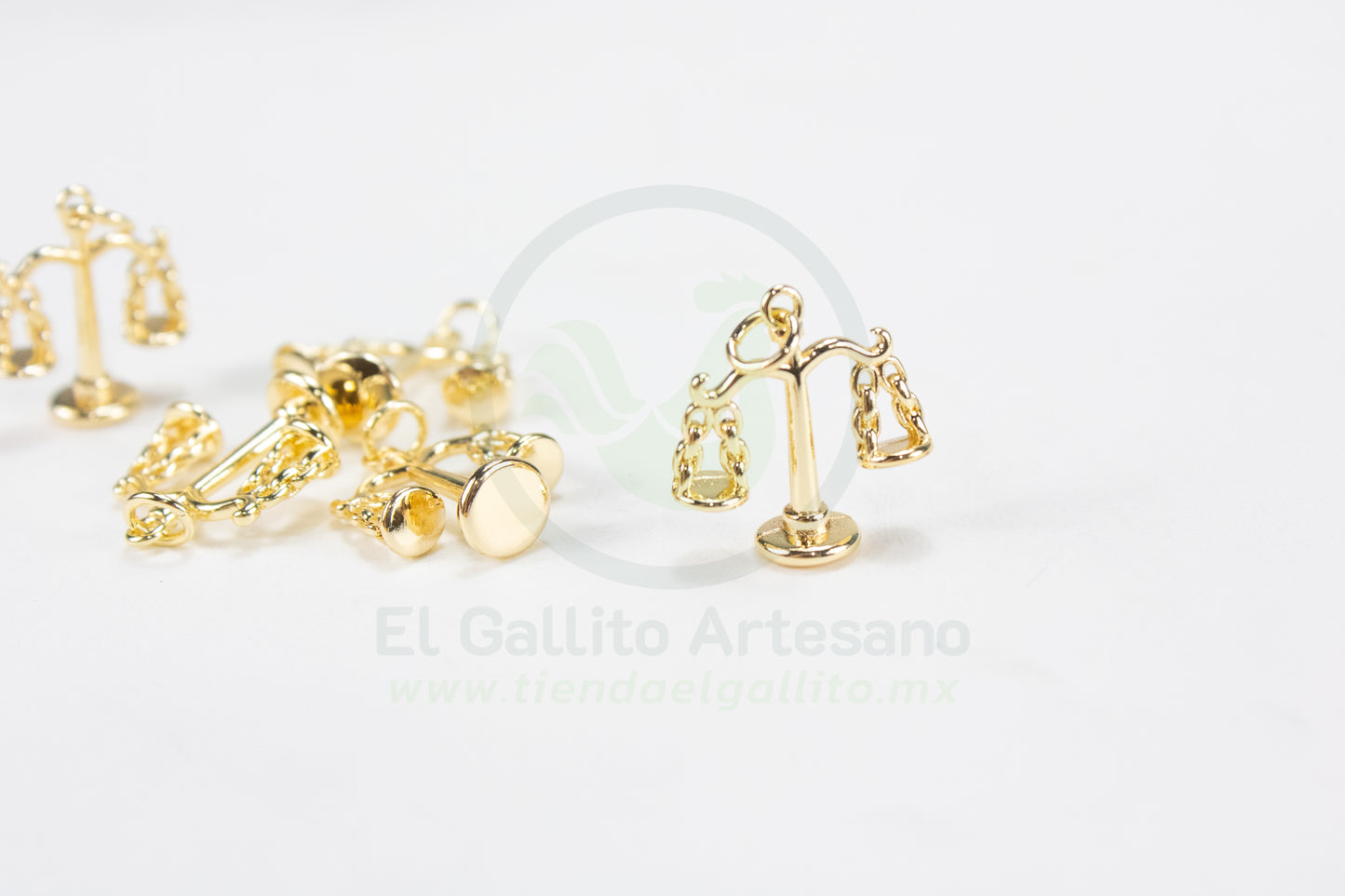 #750 Chapa de Oro - Dije Balanza Justicia 15mm (PIEZA) (NUEVO)