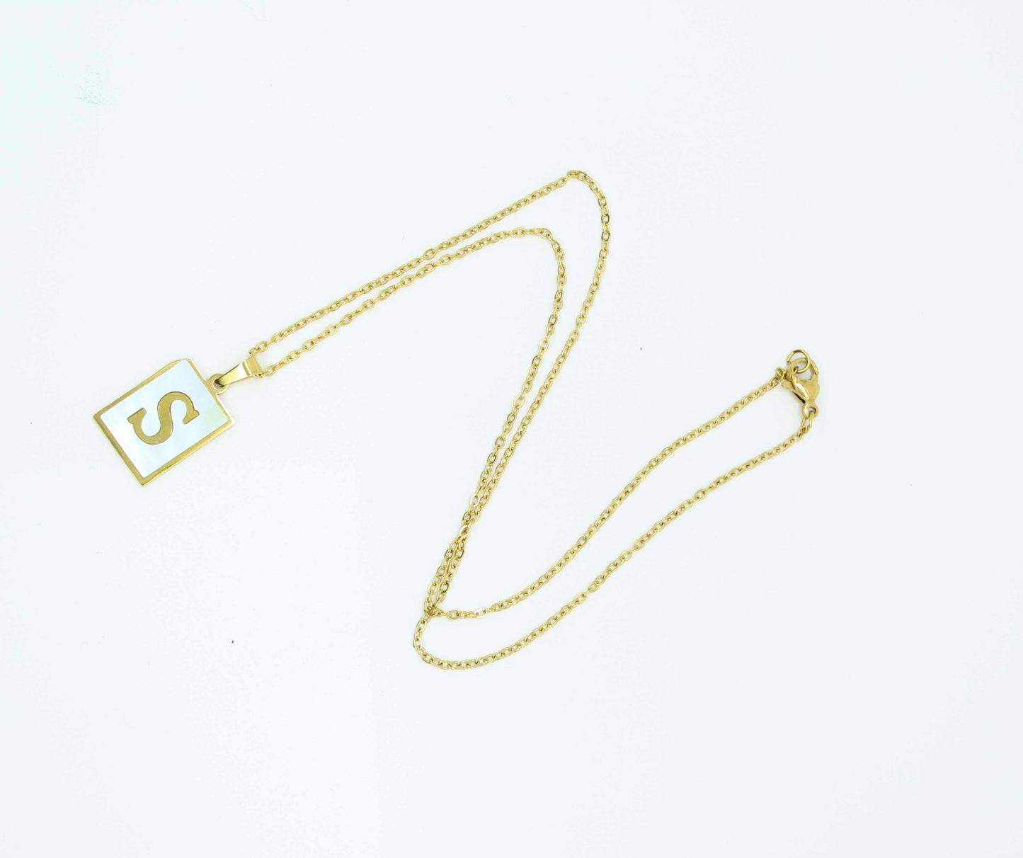 Collar Letras Cuadrado Perla