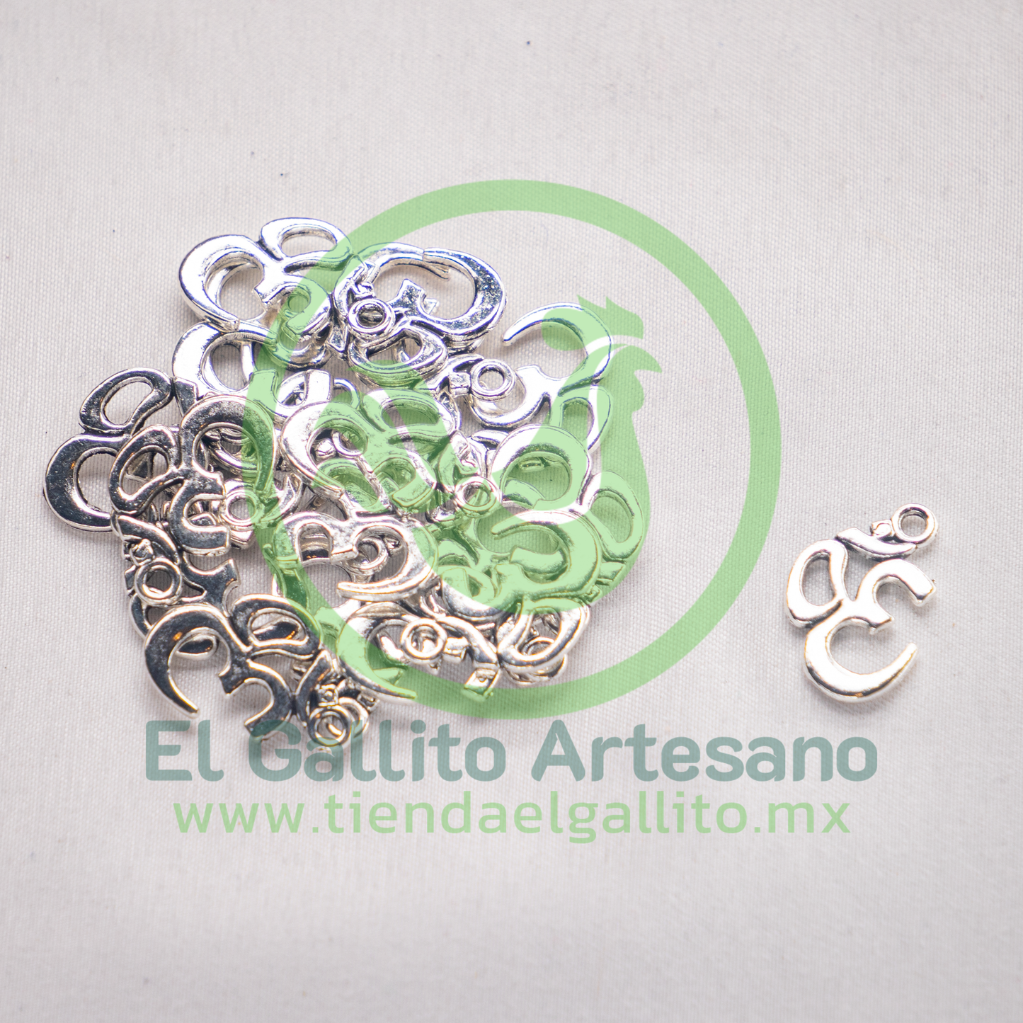 Dije #683 OM ÚLTIMAS PIEZAS