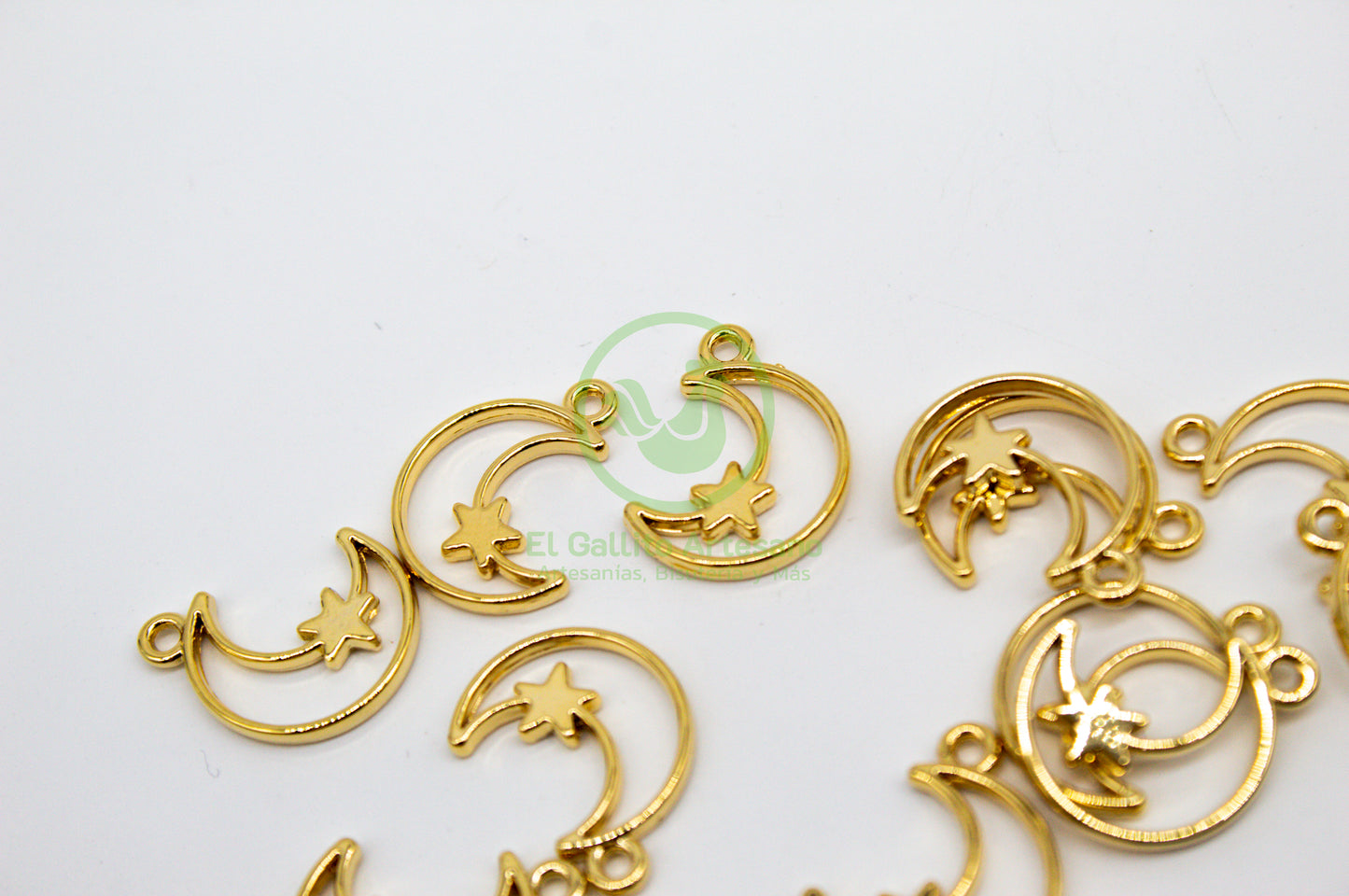 #588 Chapa de Oro - Dije Silueta Luna Con Estrella Mini (PIEZA)