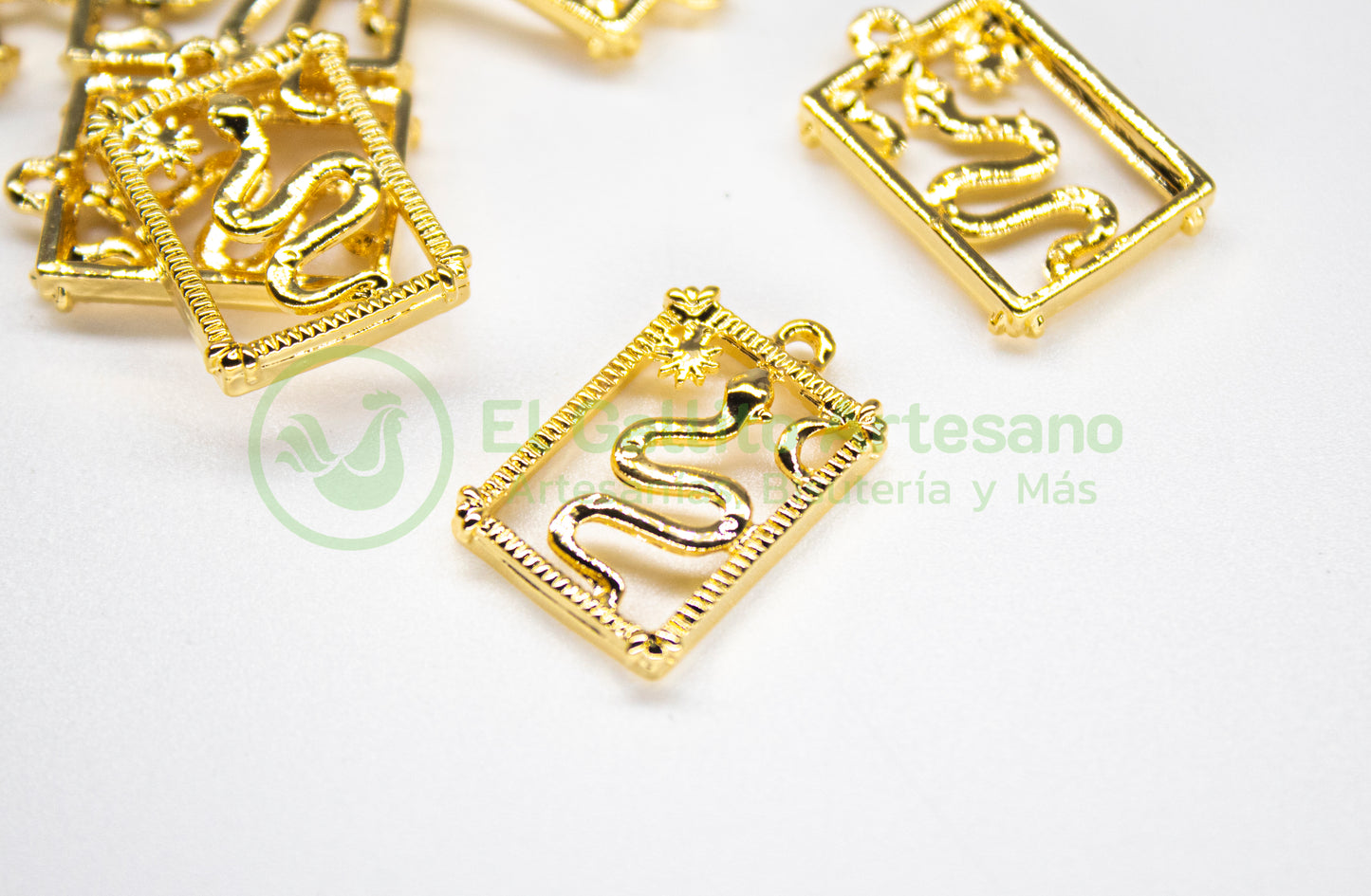 #615 Chapa de Oro - Dije Tarjeta Tarot Serpiente (PIEZA)
