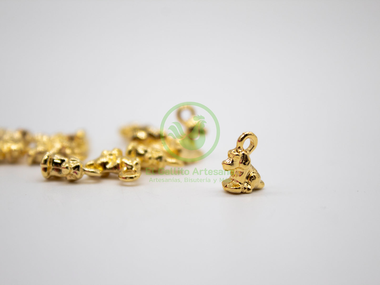 #689 Chapa de Oro - Dije Perro Sentado (PIEZA)