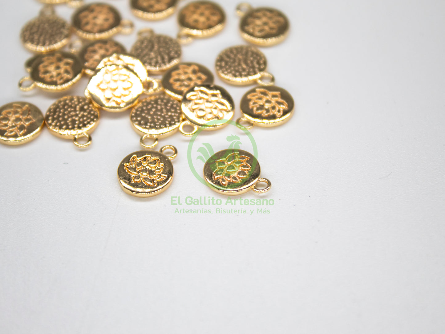 #804 Chapa de Oro - Dije Medalla Flor de Loto