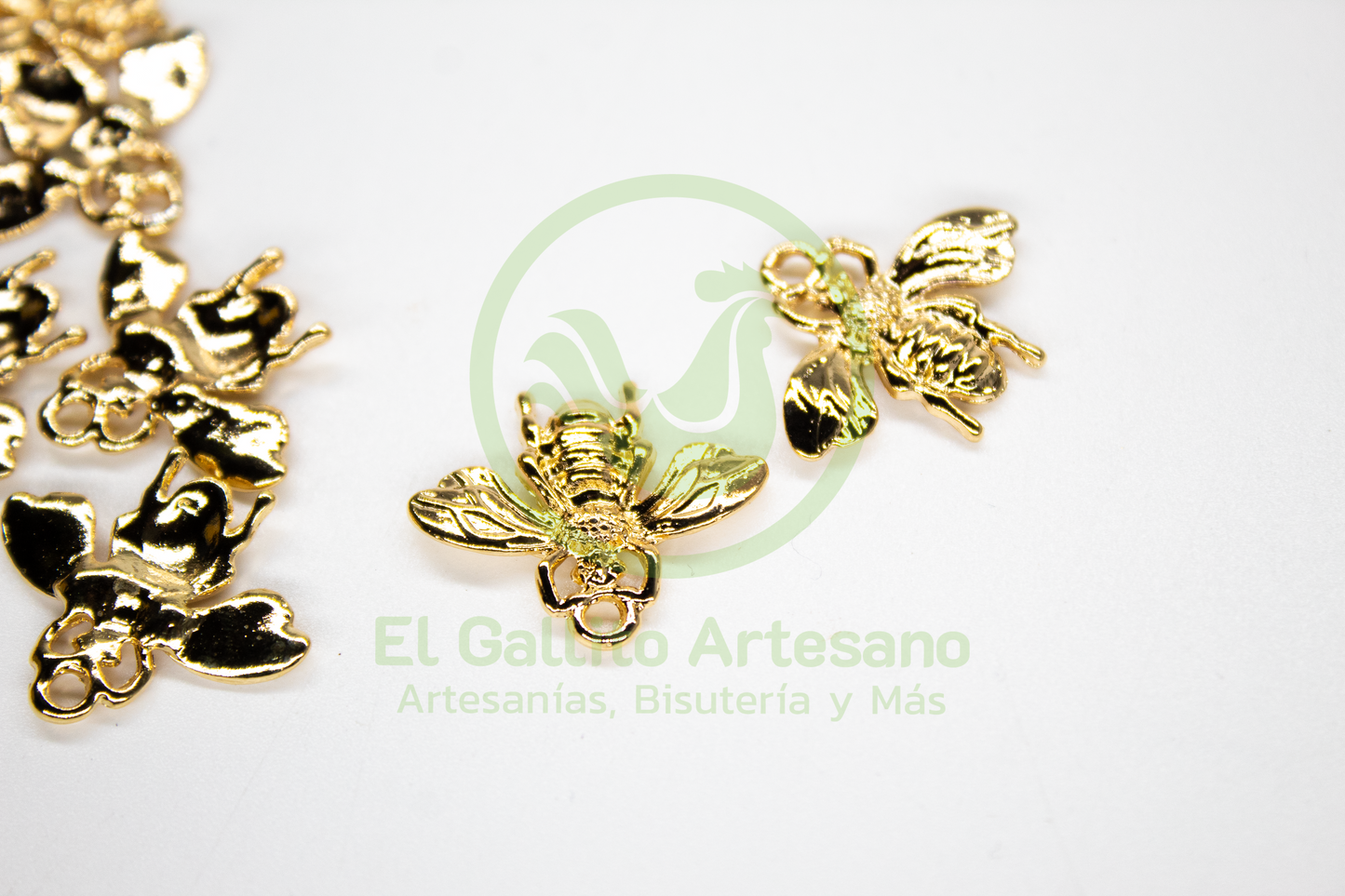 #631 Chapa de Oro - Dije Abejorro (PIEZA)