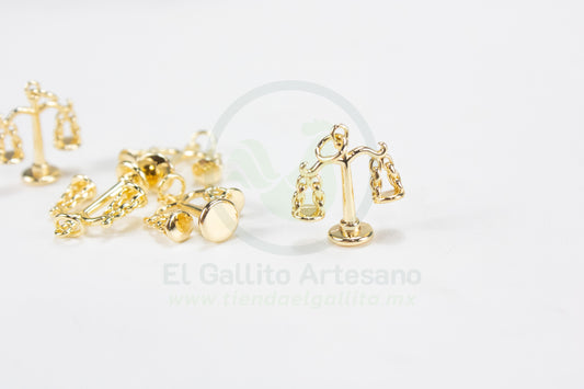 #750 Chapa de Oro - Dije Balanza Justicia 15mm (PIEZA) (NUEVO)