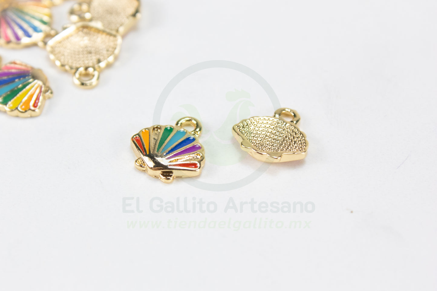 #891 Chapa de Oro - Dije Concha Multicolor 10mm (PIEZA) (NUEVO)