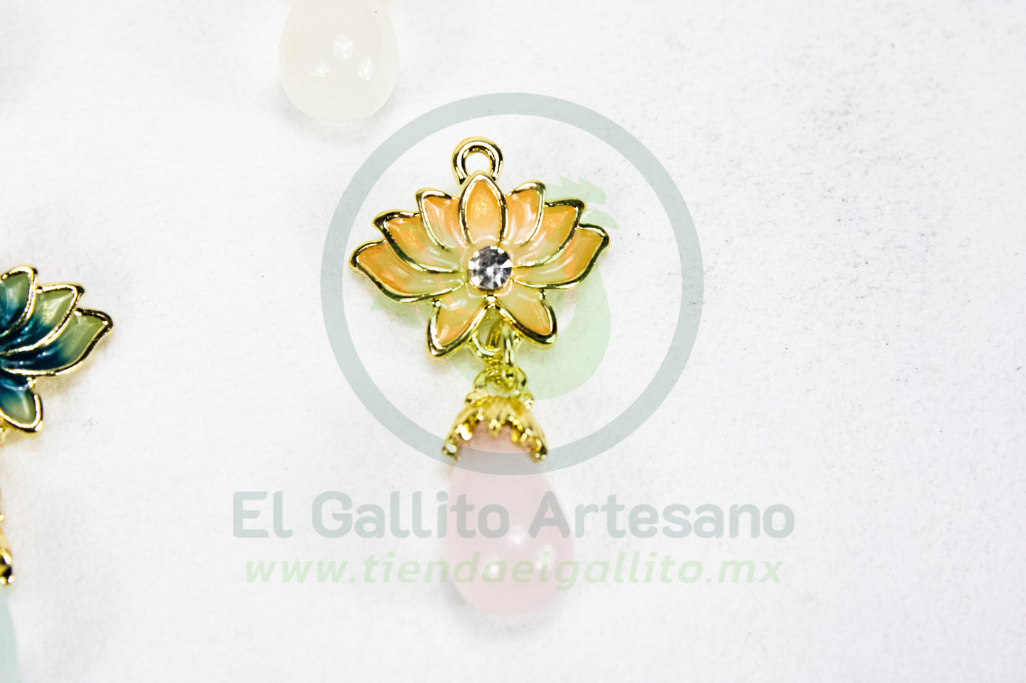 Dije Flor Loto y Gota