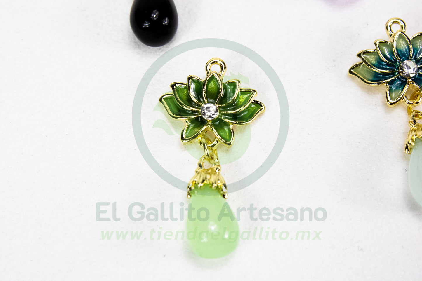 Dije Flor Loto y Gota