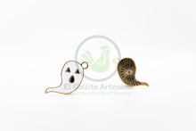 Cargar imagen en el visor de la galería, Fantasma Scream - Dije Metal Halloween
