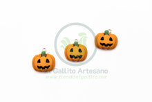 Cargar imagen en el visor de la galería, Calabaza Grande - Dije Acrílico Halloween
