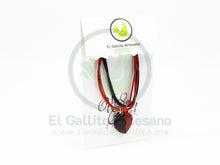 Cargar imagen en el visor de la galería, Pulsera HC Dije MD22 | Corazón Partido Negro/Rojo
