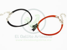 Cargar imagen en el visor de la galería, Pulsera HC Dije MD24 | Manos Corazón Coreano Bl/Neg
