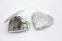 Cargar imagen en el visor de la galería, Relicario 29*30 Corazón Centro Corazón Metal
