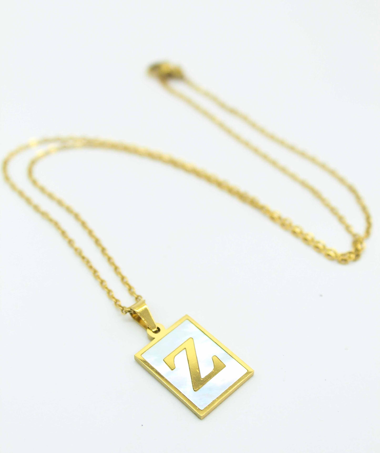 Collar Letras Cuadrado Perla