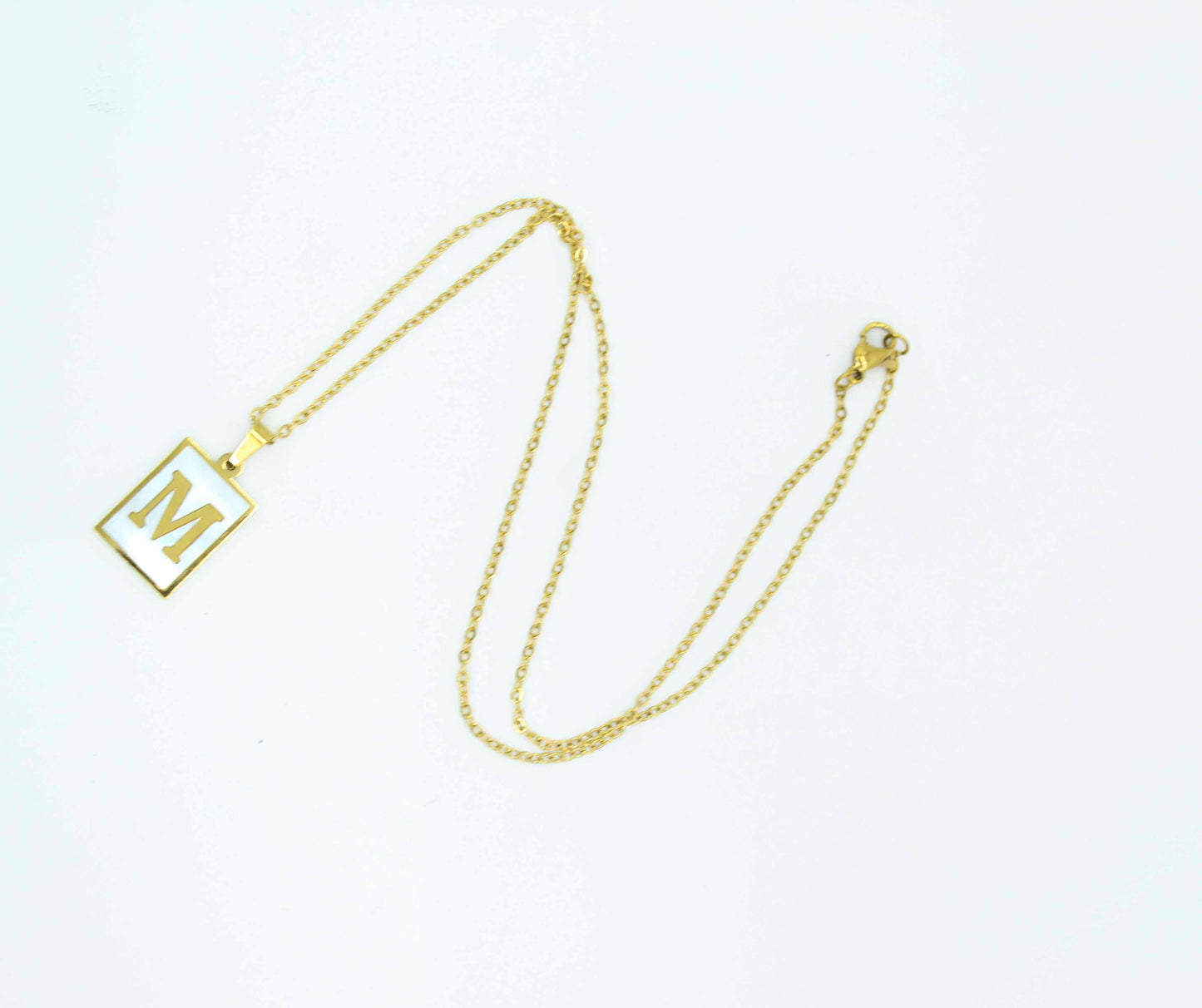 Collar Letras Cuadrado Perla