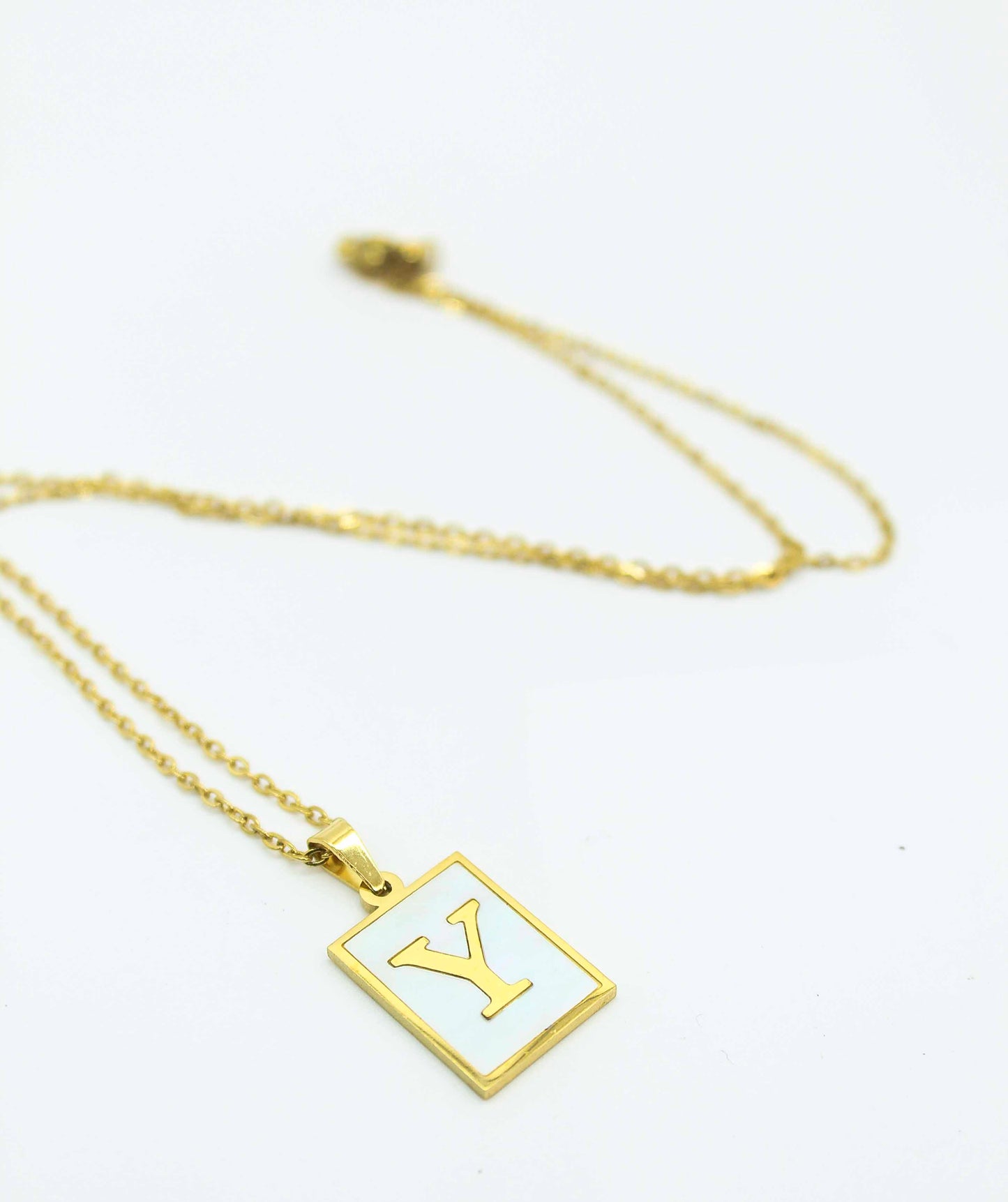 Collar Letras Cuadrado Perla