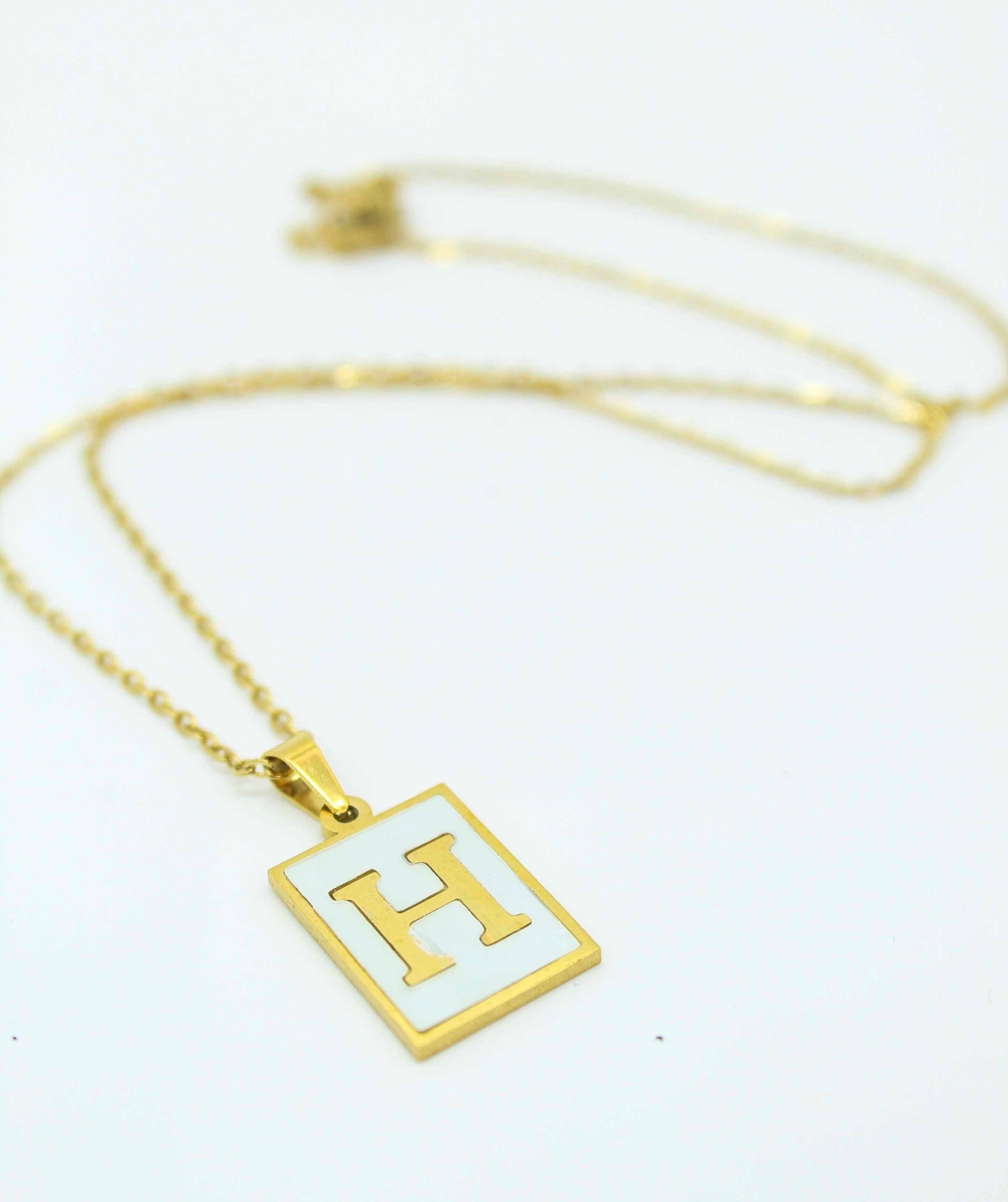 Collar Letras Cuadrado Perla