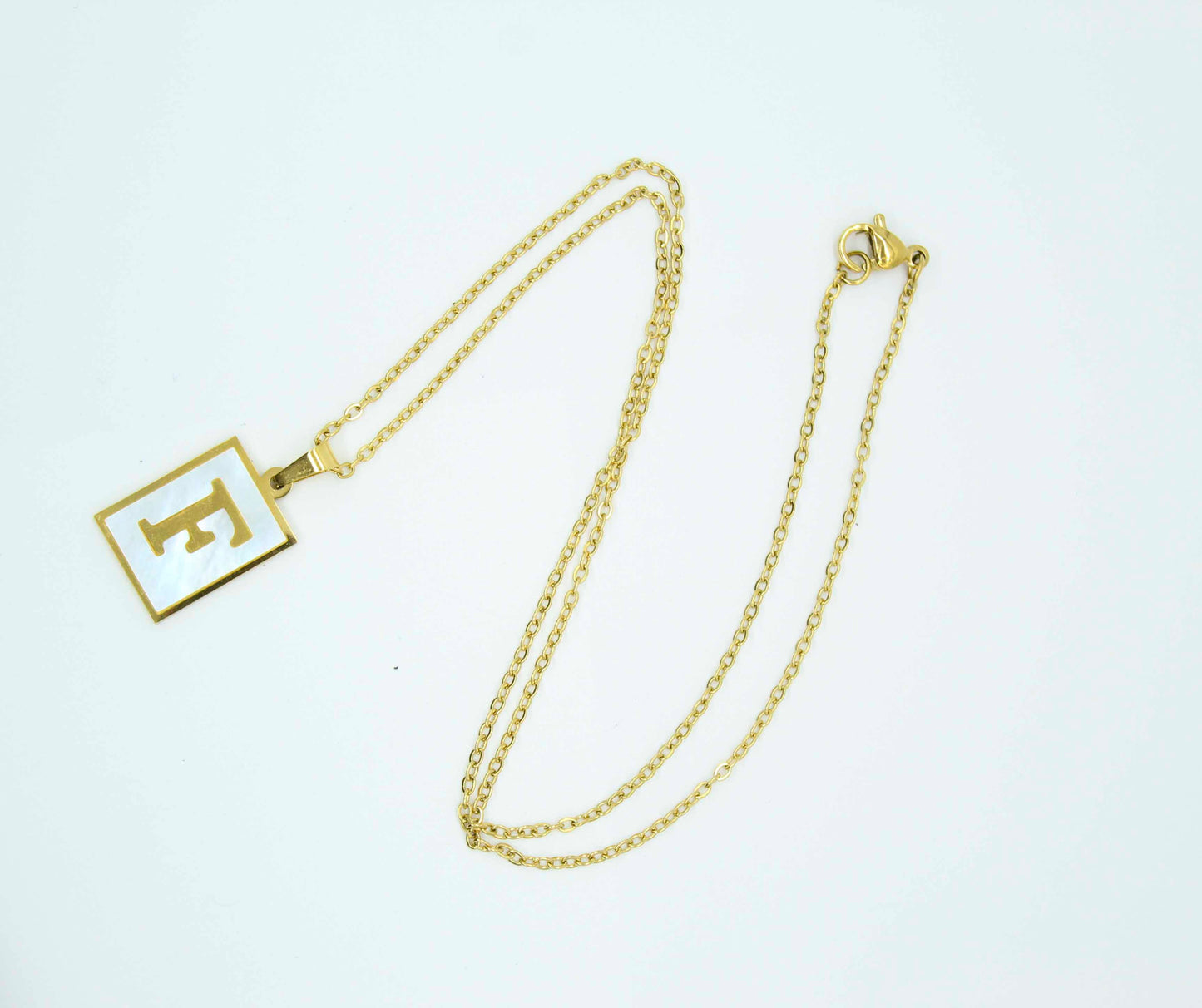 Collar Letras Cuadrado Perla