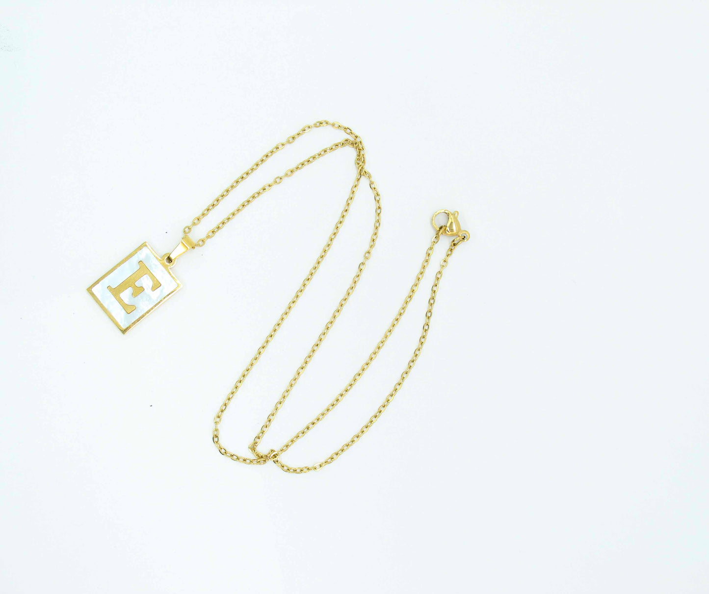 Collar Letras Cuadrado Perla