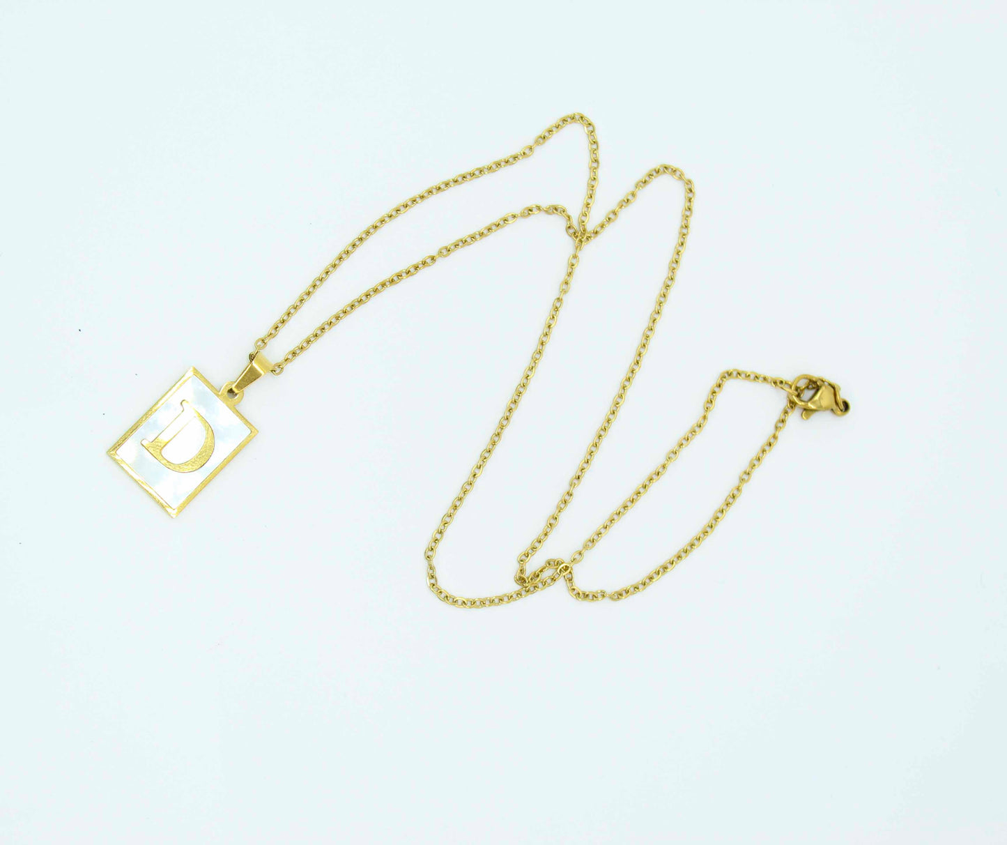Collar Letras Cuadrado Perla