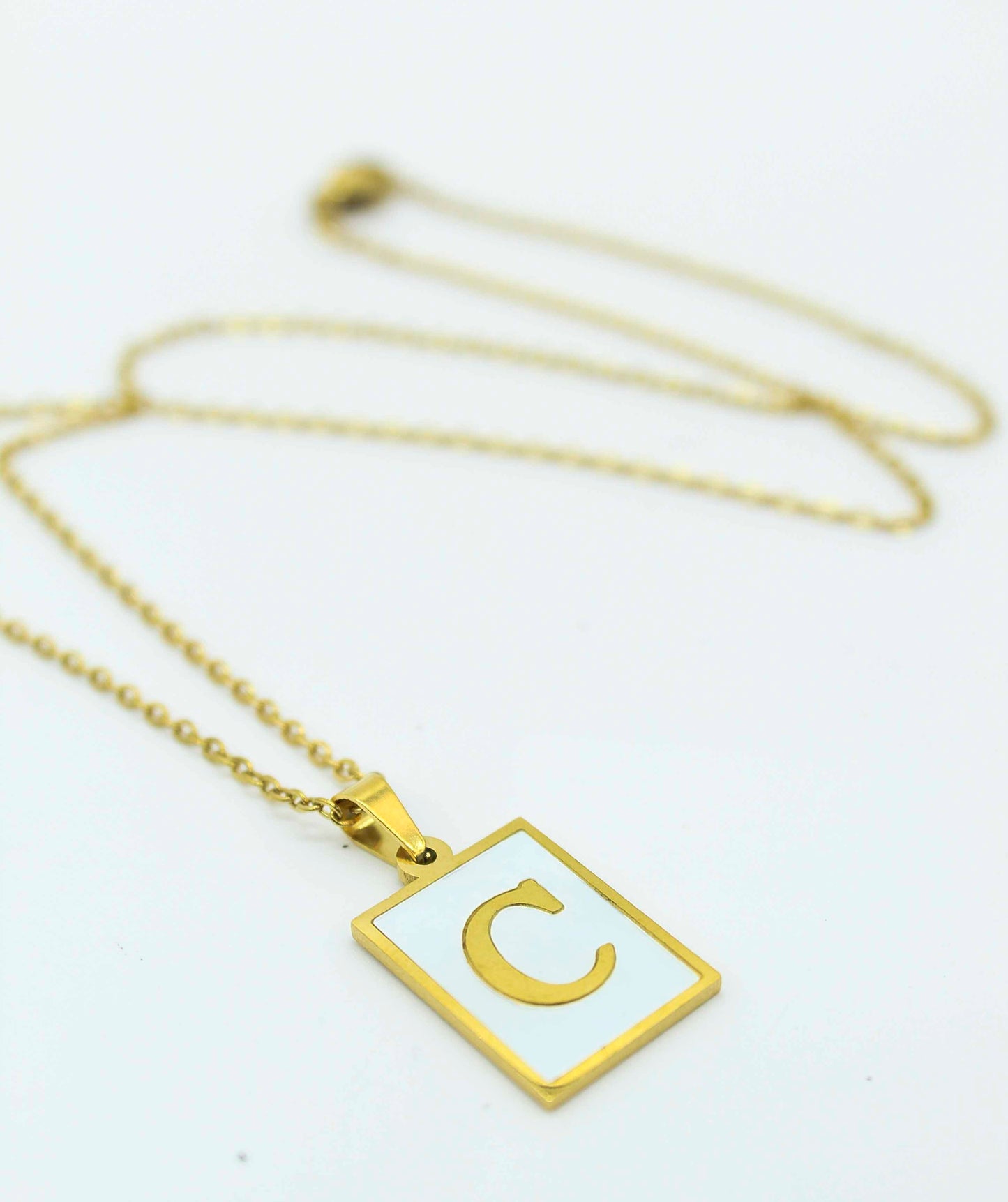 Collar Letras Cuadrado Perla