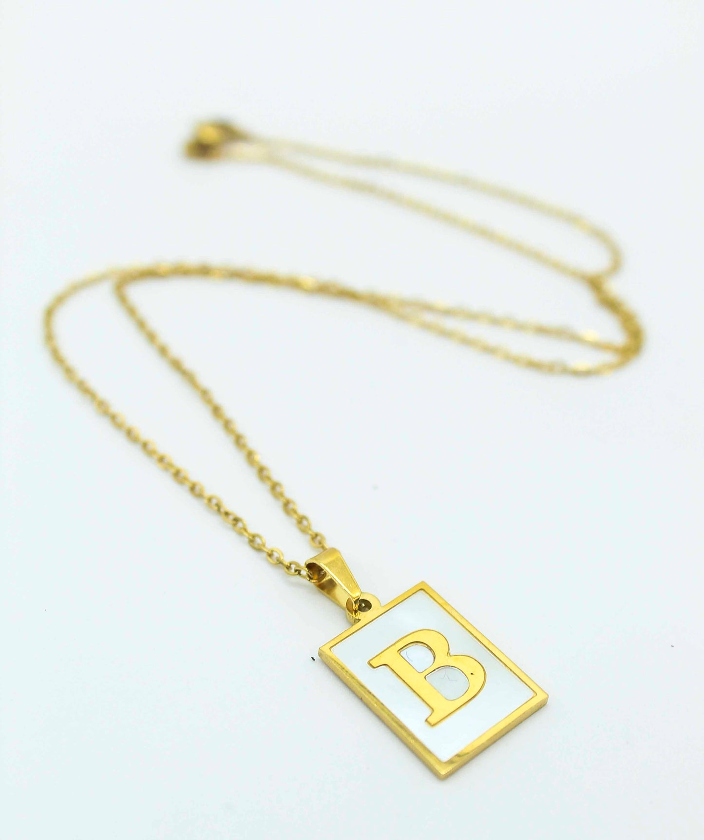 Collar Letras Cuadrado Perla