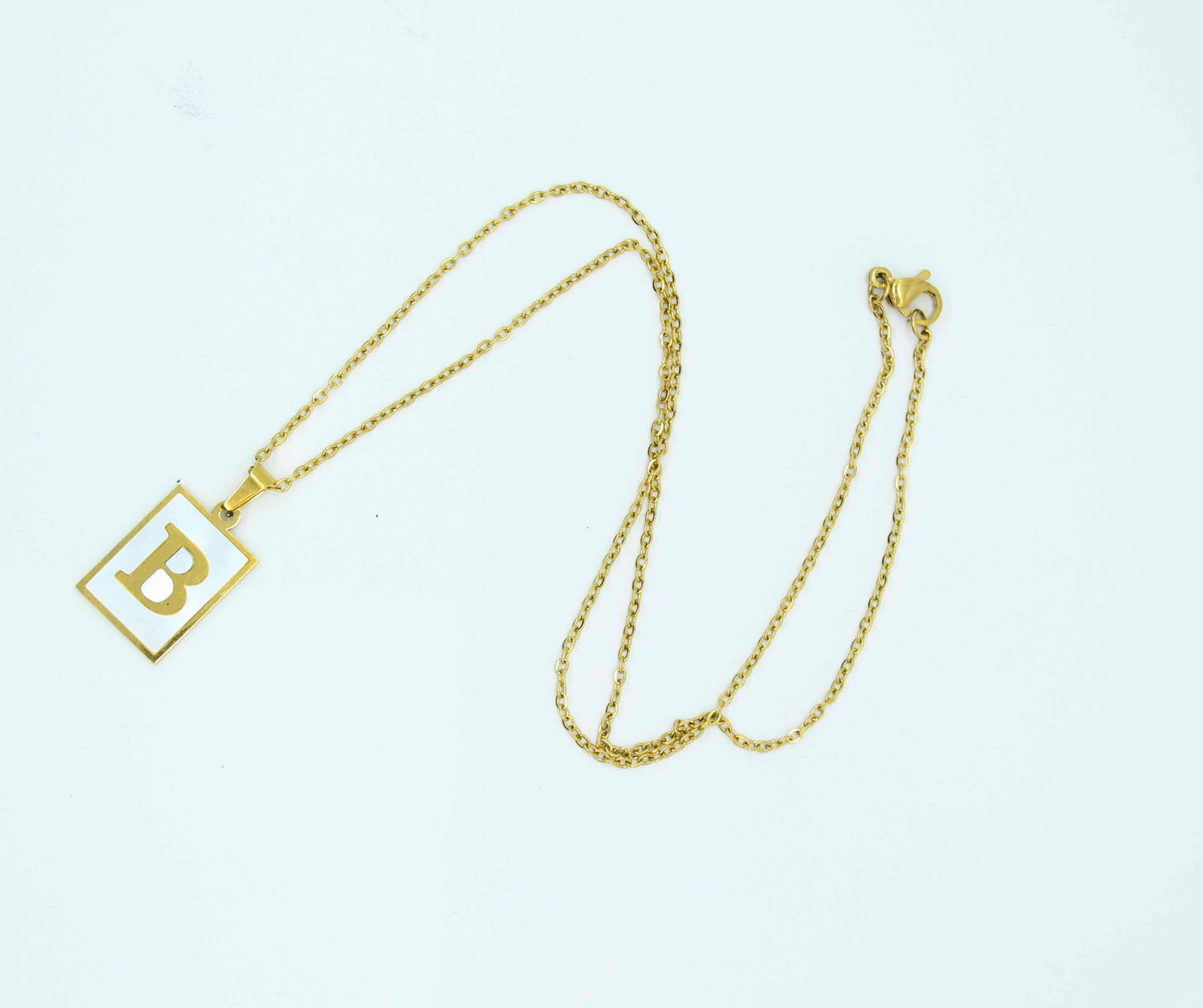 Collar Letras Cuadrado Perla