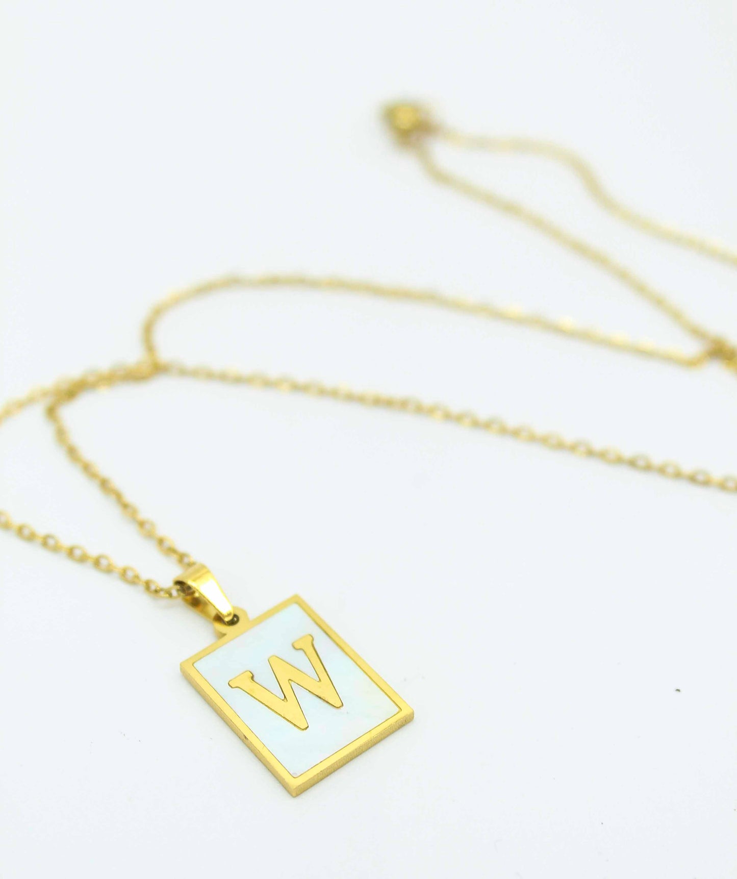 Collar Letras Cuadrado Perla