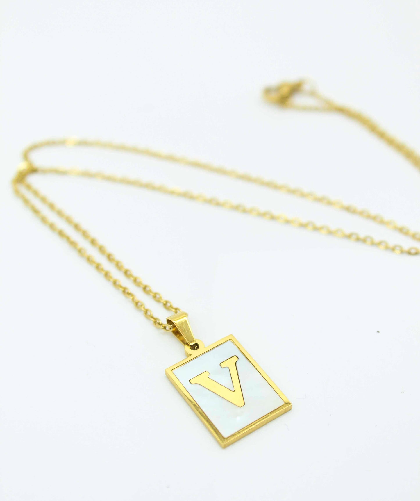 Collar Letras Cuadrado Perla
