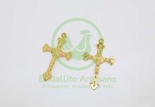 Cargar imagen en el visor de la galería, #472 Chapa de Oro - Dije Cruz Cristo Sencilla En Punta (PIEZA)
