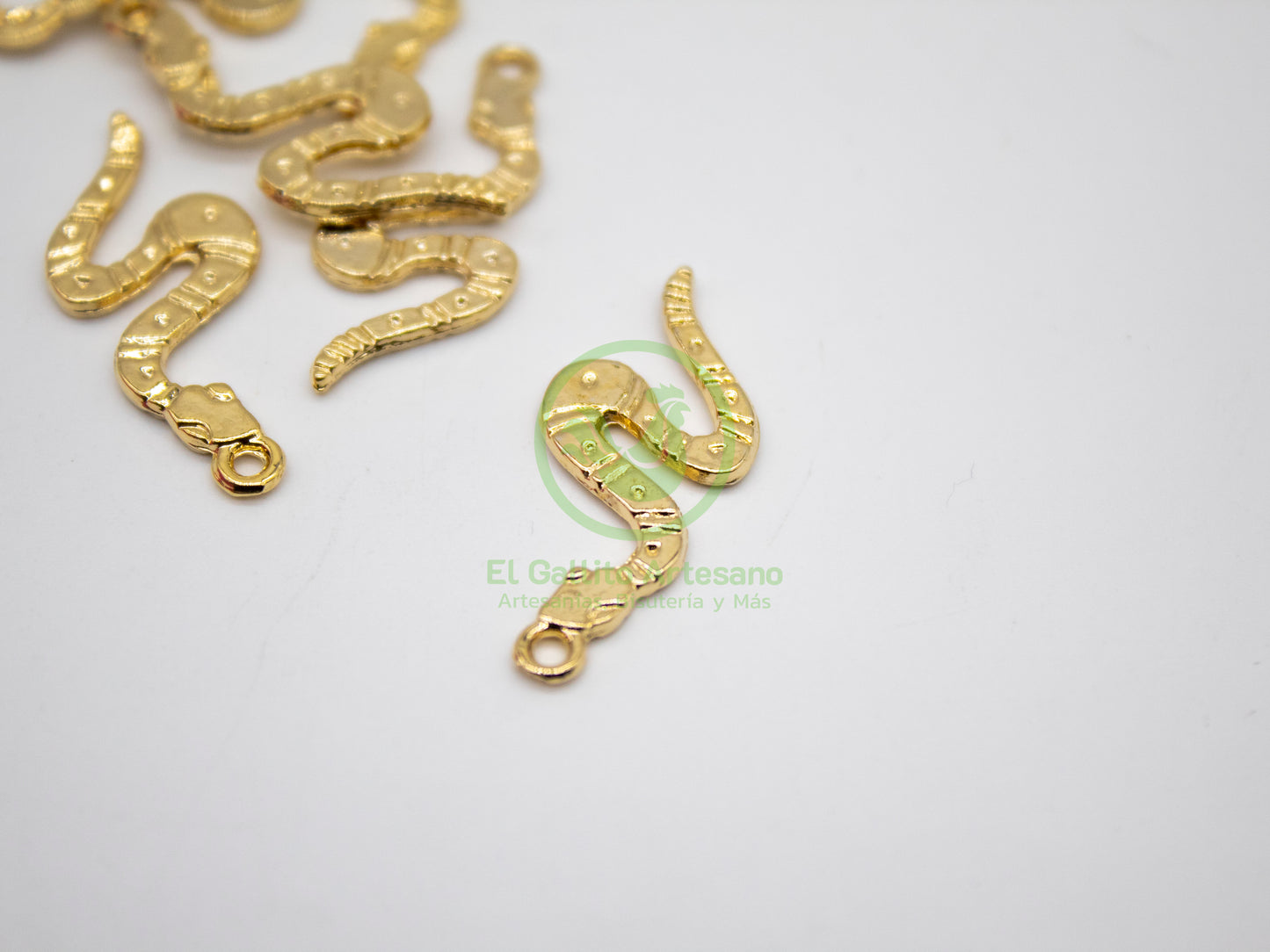 #693 Chapa de Oro - Dije Serpiente (PIEZA)